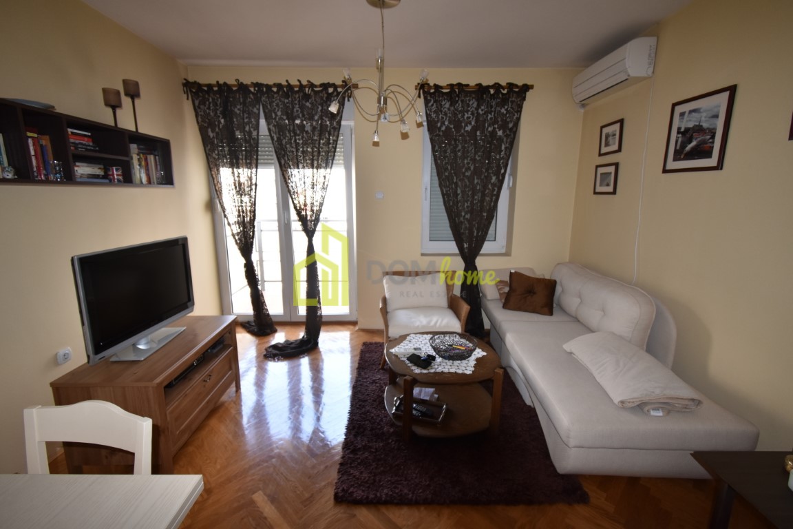 Jednosoban stan 42m2, Blok 9